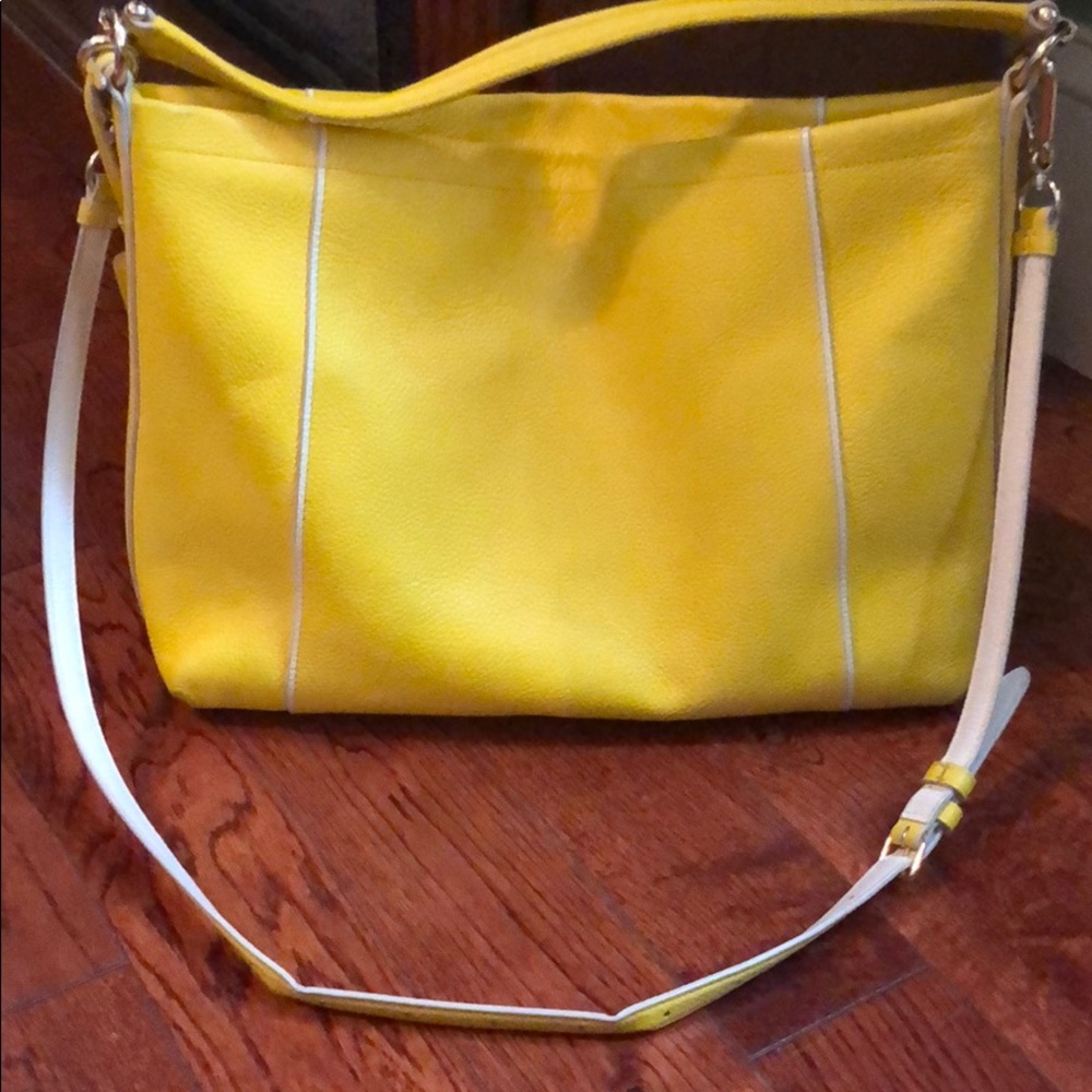Authentic Coach Handbag - Picture 2 of 8